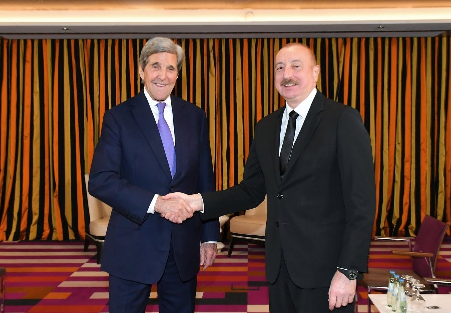 President Ilham Aliyev meets with John Kerry in Munich (PHOTO/VIDEO)