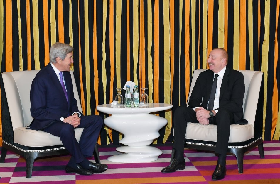 President Ilham Aliyev meets with John Kerry in Munich (PHOTO/VIDEO)