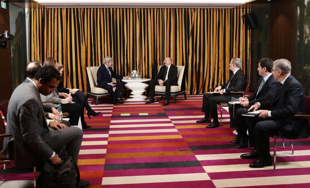 President Ilham Aliyev meets with John Kerry in Munich (PHOTO/VIDEO)