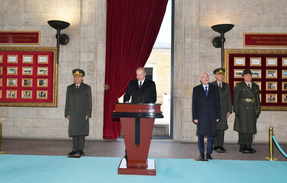 President Ilham Aliyev visits Ataturk’s mausoleum in Ankara (PHOTO/VIDEO)