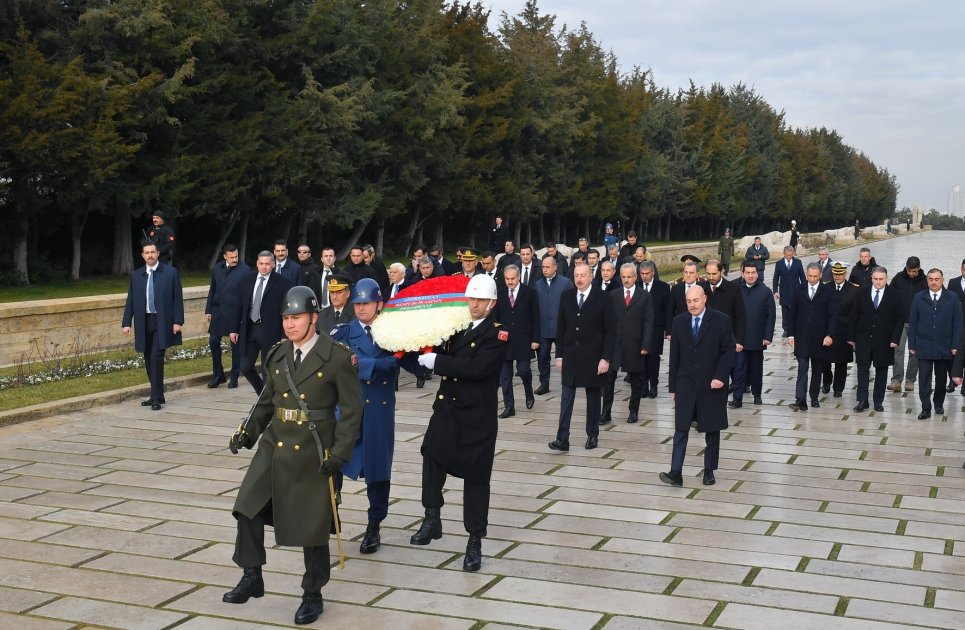 President Ilham Aliyev visits Ataturk’s mausoleum in Ankara (PHOTO/VIDEO)