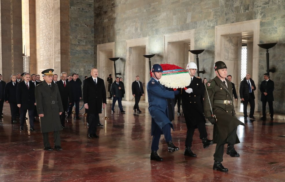 President Ilham Aliyev visits Ataturk’s mausoleum in Ankara (PHOTO/VIDEO)