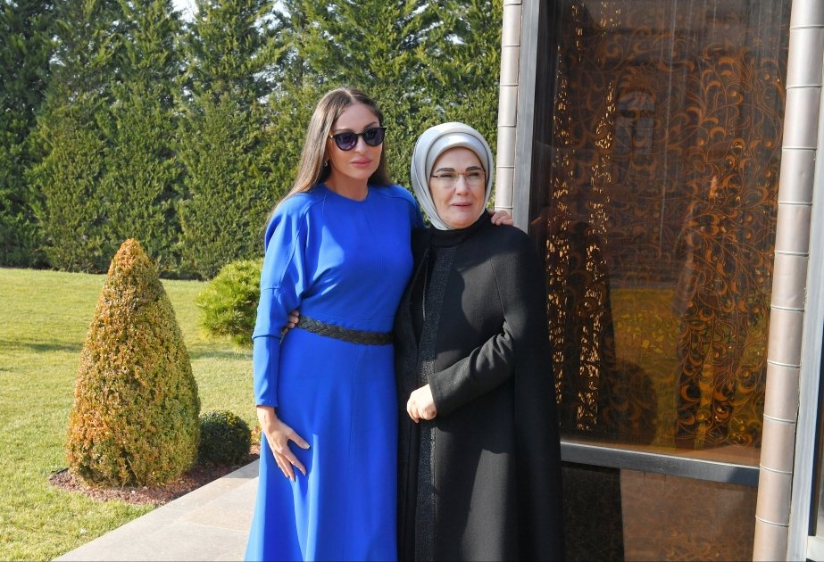 First Lady Mehriban Aliyeva and First Lady Emine Erdogan hold meeting in Ankara (PHOTO)