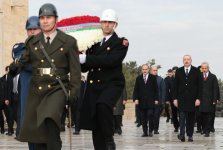 President Ilham Aliyev visits Ataturk’s mausoleum in Ankara (PHOTO/VIDEO)