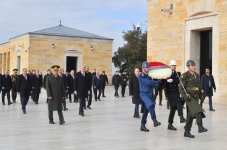 President Ilham Aliyev visits Ataturk’s mausoleum in Ankara (PHOTO/VIDEO)