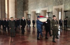 President Ilham Aliyev visits Ataturk’s mausoleum in Ankara (PHOTO/VIDEO)