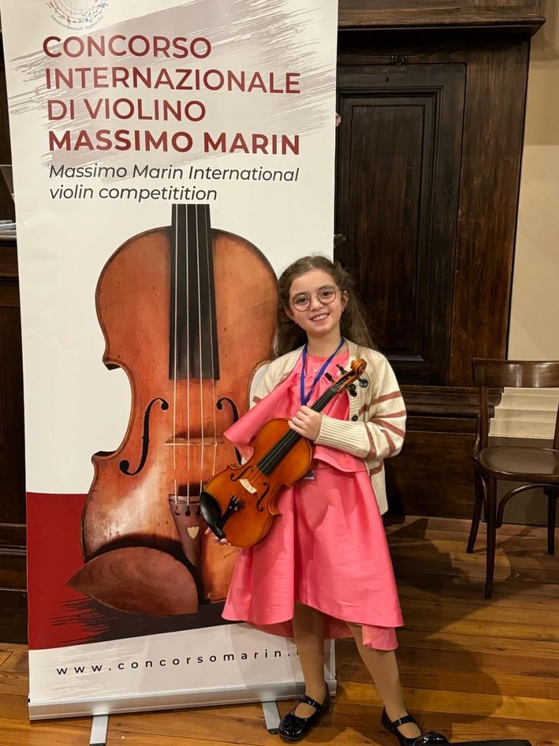 Azerbaijani prodigy Dilshad Farhadzadeh secures win at violin competition in Italy (PHOTO/VIDEO)