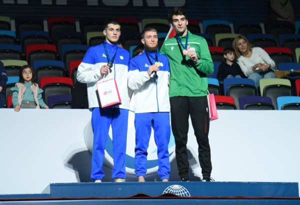 World Cup in Baku: winners of tumbling program receive awards (PHOTO)