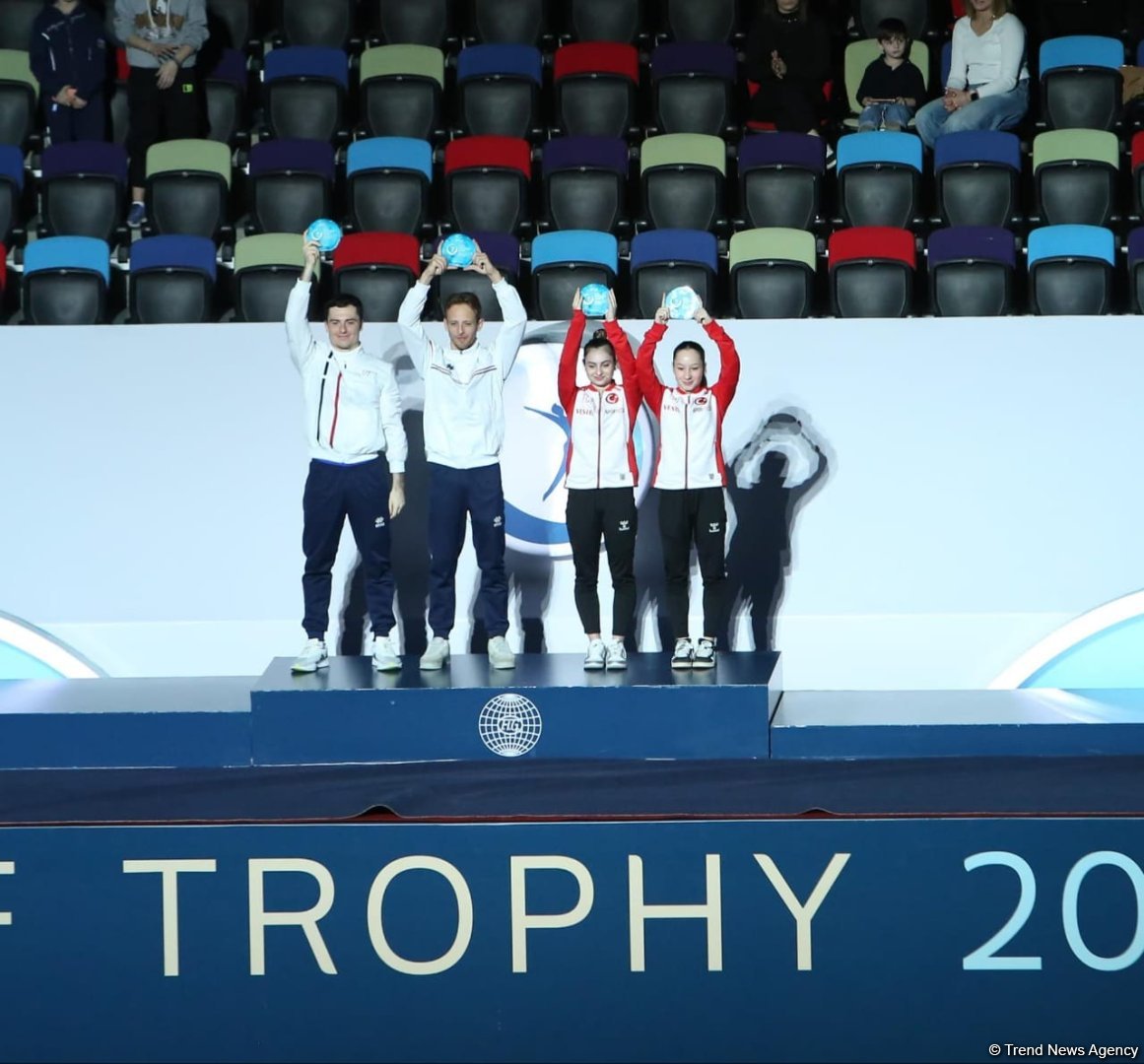 World Cup in Baku: winners of synchronized trampoline program receive awards (PHOTO)