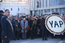 Azerbaijani officials visit Khojaly genocide memorial (PHOTO)