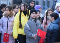 Azerbaijani officials visit Khojaly genocide memorial (PHOTO)