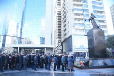 Azerbaijani officials visit Khojaly genocide memorial (PHOTO)