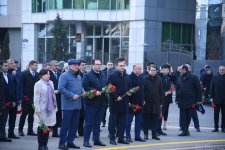 Azerbaijani officials visit Khojaly genocide memorial (PHOTO)