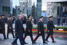Azerbaijani officials visit Khojaly genocide memorial (PHOTO)