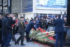 Azerbaijani officials visit Khojaly genocide memorial (PHOTO)