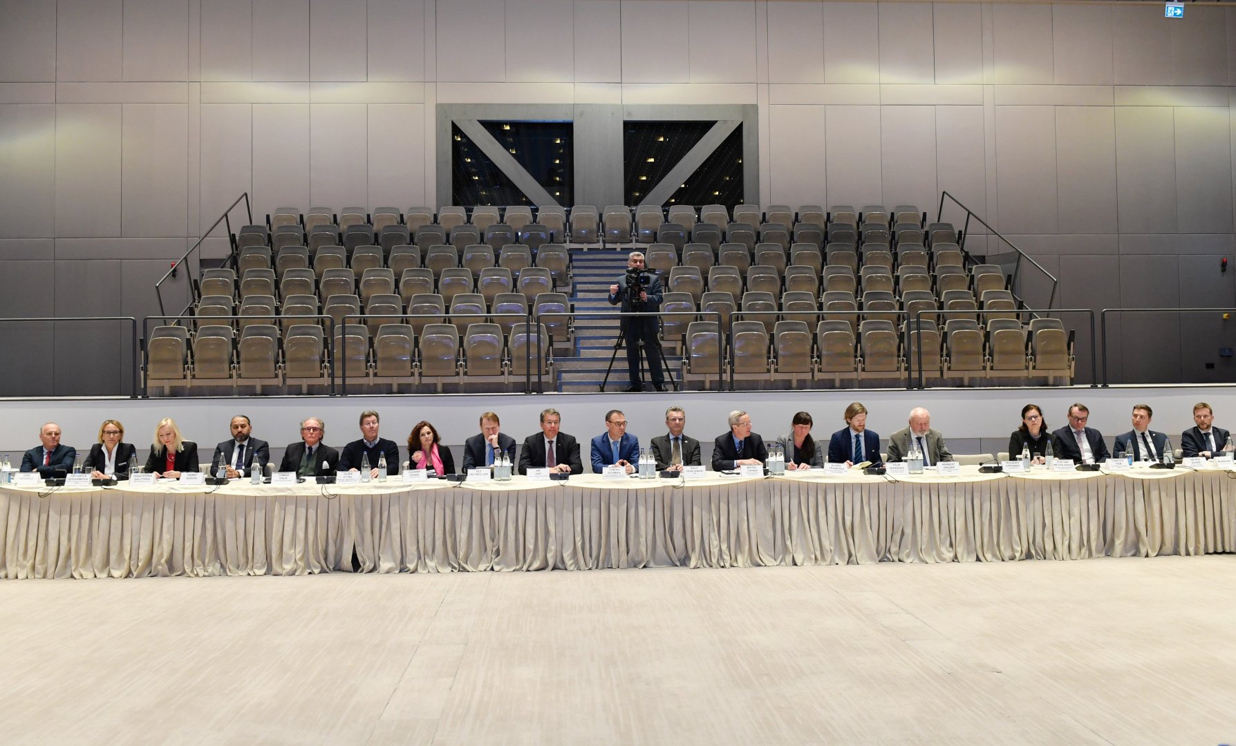 Azerbaijan, Germany discuss implementation of joint projects (PHOTO)