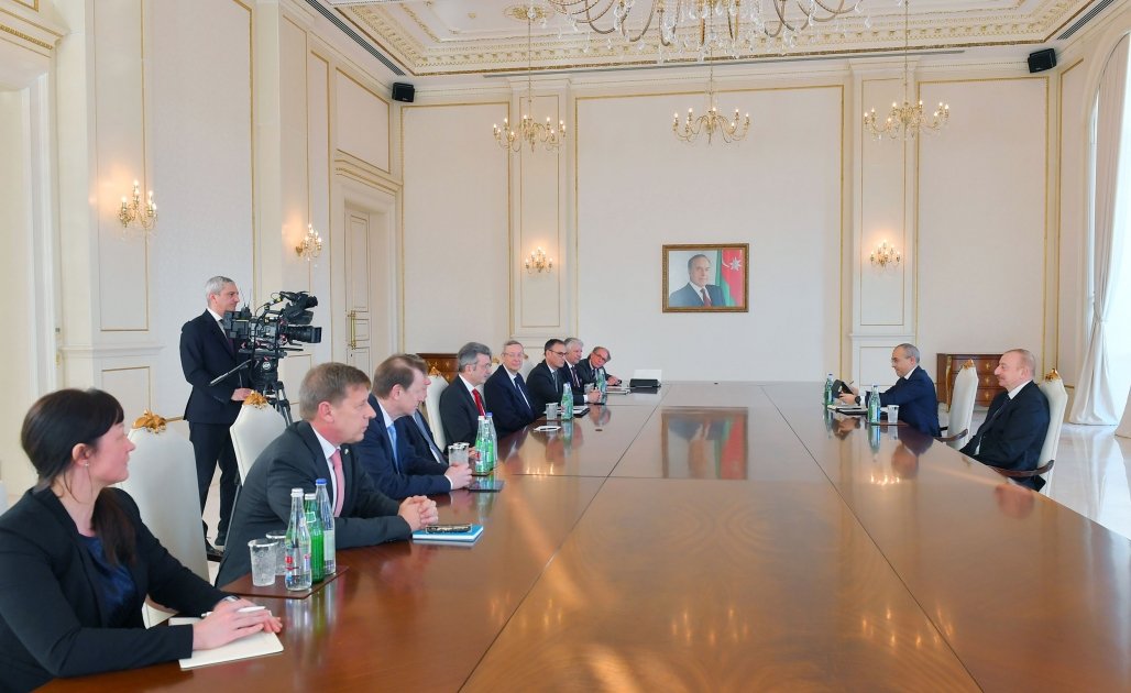 President Ilham Aliyev receives delegation led by Executive Director of German Eastern Business Association (PHOTO/VIDEO)