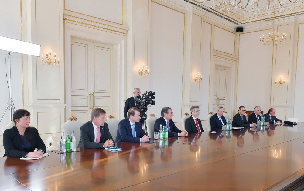 President Ilham Aliyev receives delegation led by Executive Director of German Eastern Business Association (PHOTO/VIDEO)
