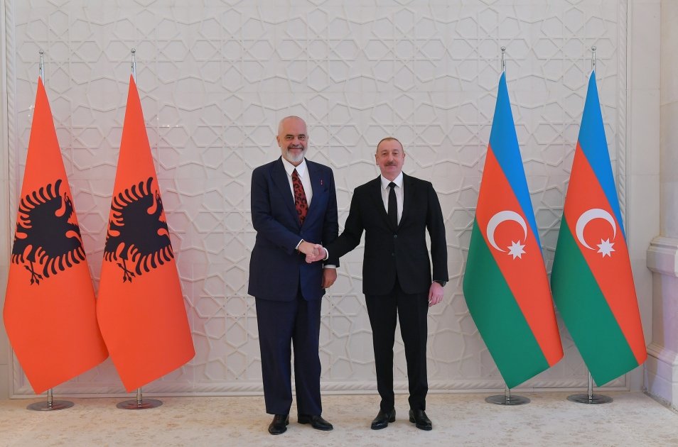 President Ilham Aliyev, Albanian PM hold one-on-one meeting (PHOTO/VIDEO)