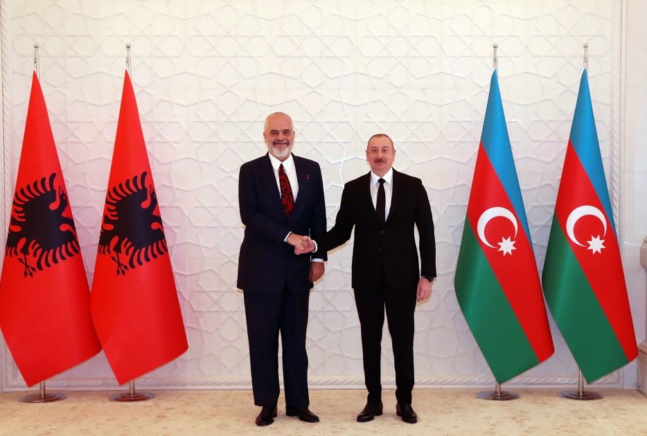 President Ilham Aliyev, Albanian PM hold one-on-one meeting (PHOTO/VIDEO)