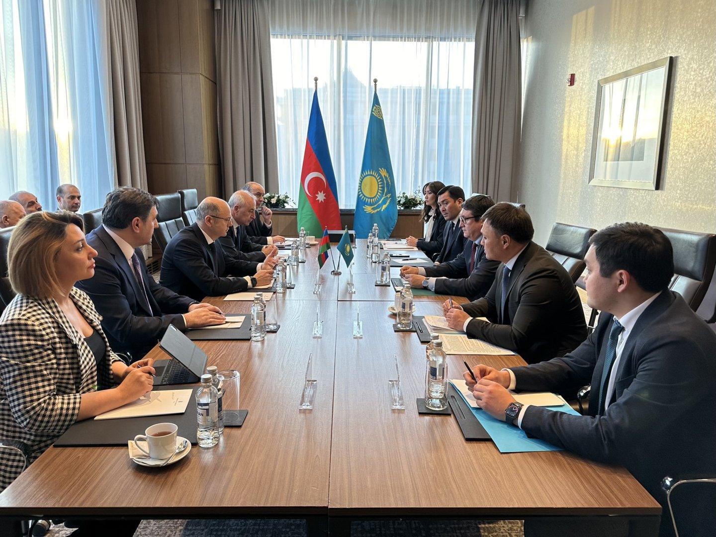 Azerbaijan, Kazakhstan advance energy ties with talks on strategic partnership draft