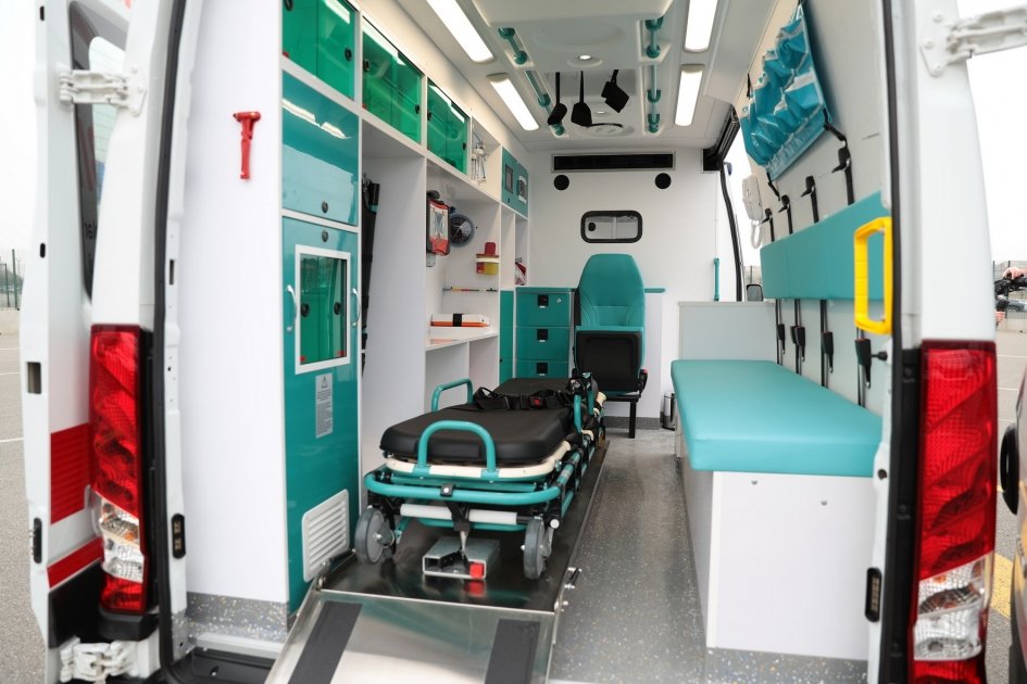 President Ilham Aliyev views newly acquired modern ambulances (VIDEO/PHOTO)