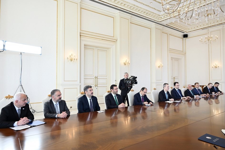 President Ilham Aliyev receives Turkish delegation led by President of Secretariat of Defense Industries (PHOTO)
