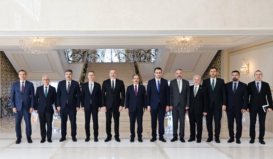 President Ilham Aliyev receives Turkish delegation led by President of Secretariat of Defense Industries (PHOTO)