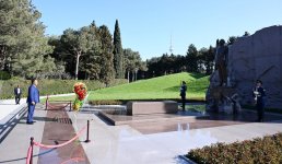 Congolese President pays tribute to Great Leader Heydar Aliyev (PHOTO)