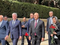 Head of Turkish Parliament Delegation to NATO PA visits Alley of Martyrs in Baku (PHOTO)