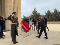 Head of Turkish Parliament Delegation to NATO PA visits Alley of Martyrs in Baku (PHOTO)