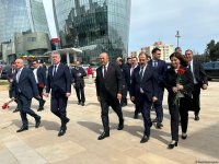 Head of Turkish Parliament Delegation to NATO PA visits Alley of Martyrs in Baku (PHOTO)