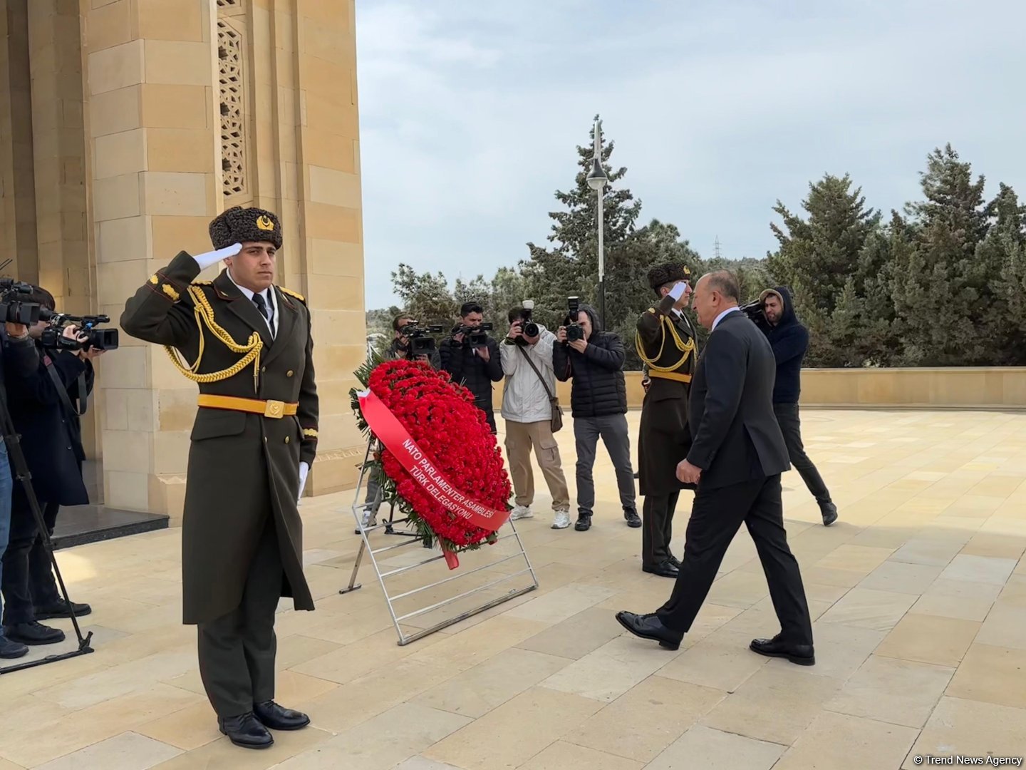 Head of Turkish Parliament Delegation to NATO PA visits Alley of Martyrs in Baku (PHOTO)