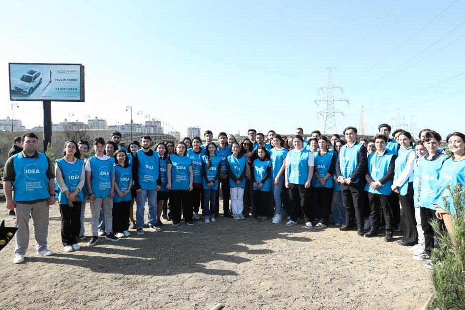 Tree planting action passes in Nizami district of Baku with participation of Vice President of Heydar Aliyev Foundation Leyla Aliyeva (PHOTO)