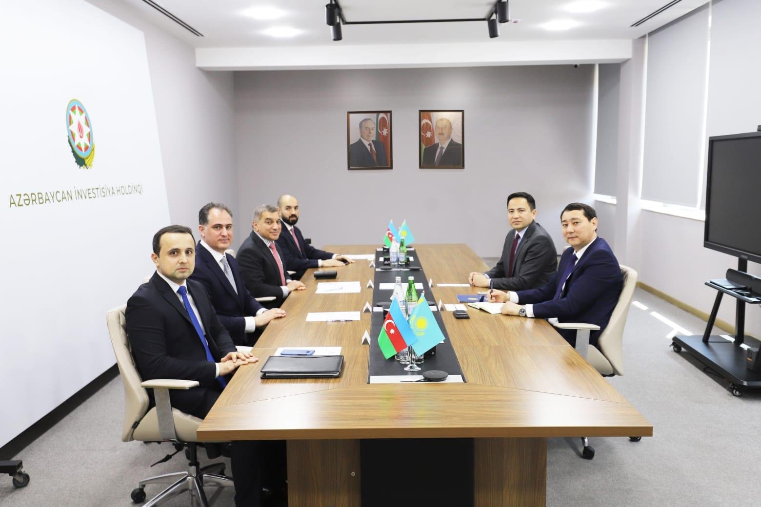 Azerbaijan, Kazakhstan go over joint investment fund projects