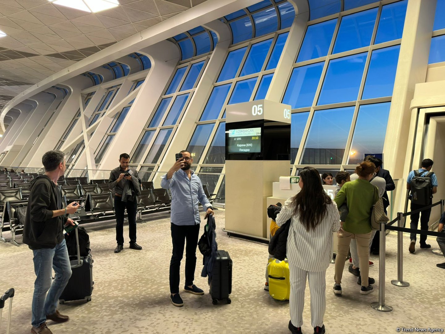 AZAL makes its first flight on Baku-Karachi route (PHOTO)