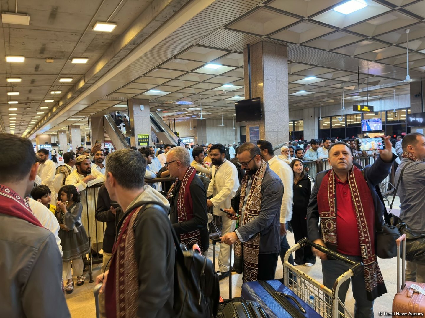 AZAL makes its first flight on Baku-Karachi route (PHOTO)