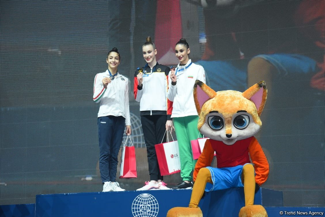 Baku hosts awarding ceremony for Rhythmic Gymnastics World Cup winners (PHOTO)