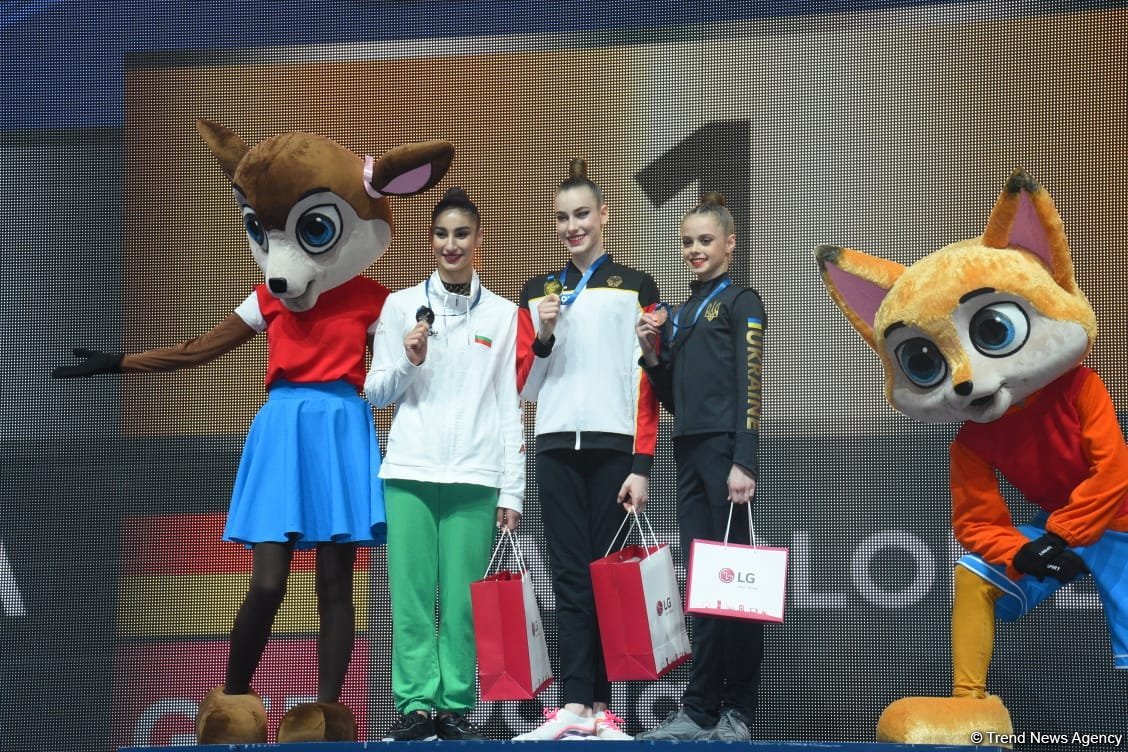 Baku hosts awarding ceremony for Rhythmic Gymnastics World Cup winners (PHOTO)