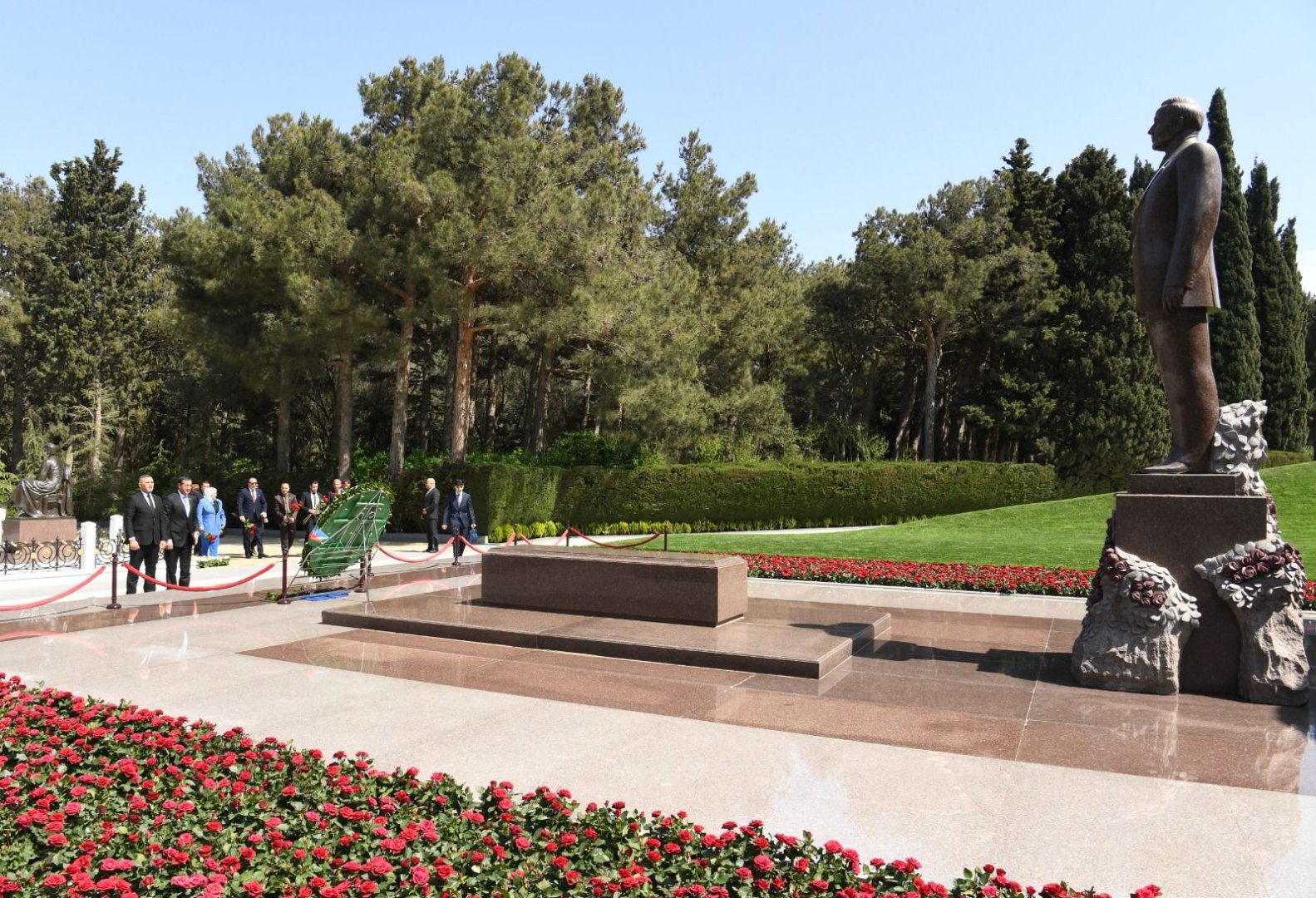 Algerian MPs pay tribute to Great Leader Heydar Aliyev and Azerbaijani martyrs (PHOTO)
