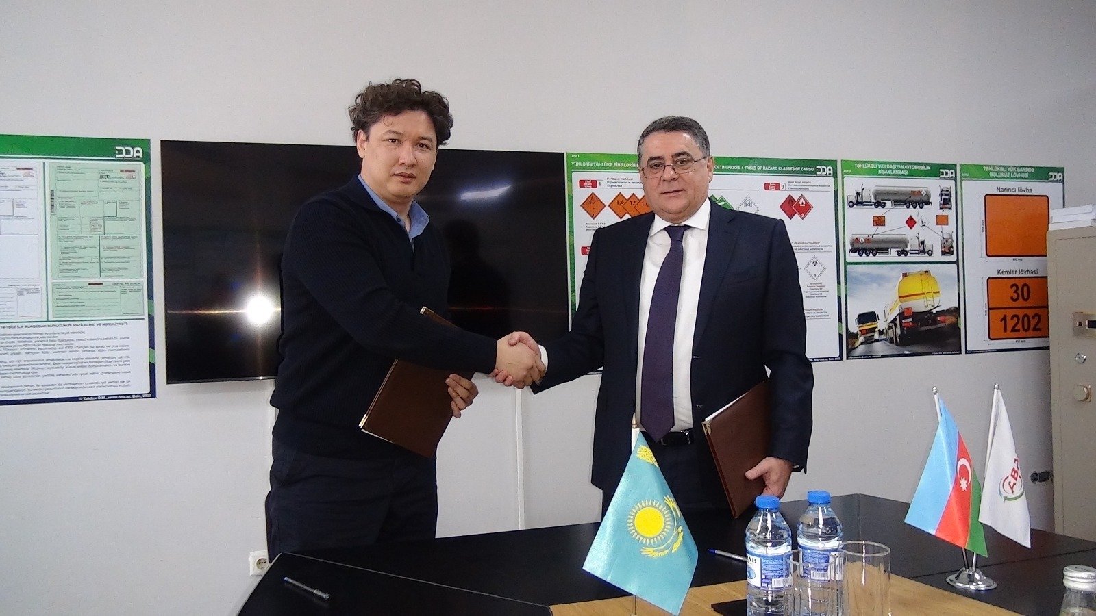 Azerbaijan, Kazakhstan sign memorandum on promoting Middle Corridor