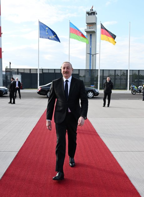 President Ilham Aliyev concludes his working visit to Germany (PHOTO)