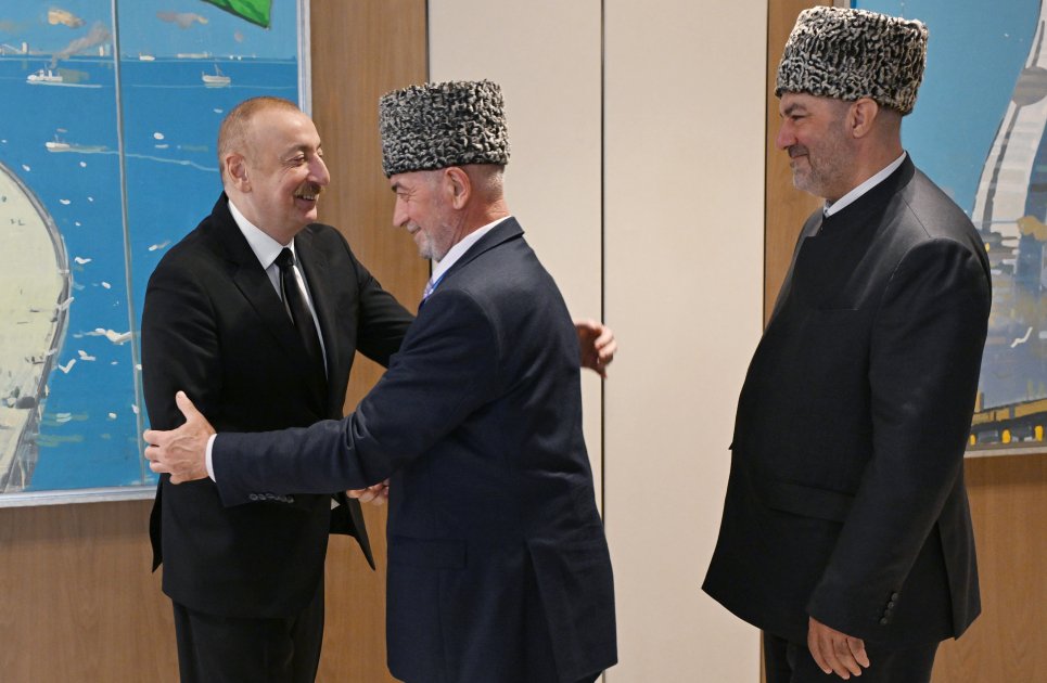 President Ilham Aliyev receives delegation of muftis of North Caucasus region of Russia (PHOTO/VIDEO)