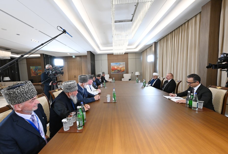 President Ilham Aliyev receives delegation of muftis of North Caucasus region of Russia (PHOTO/VIDEO)