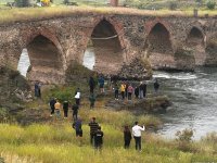 Norwegian travelers explore Azerbaijan's Khudafarin Bridge (PHOTO)