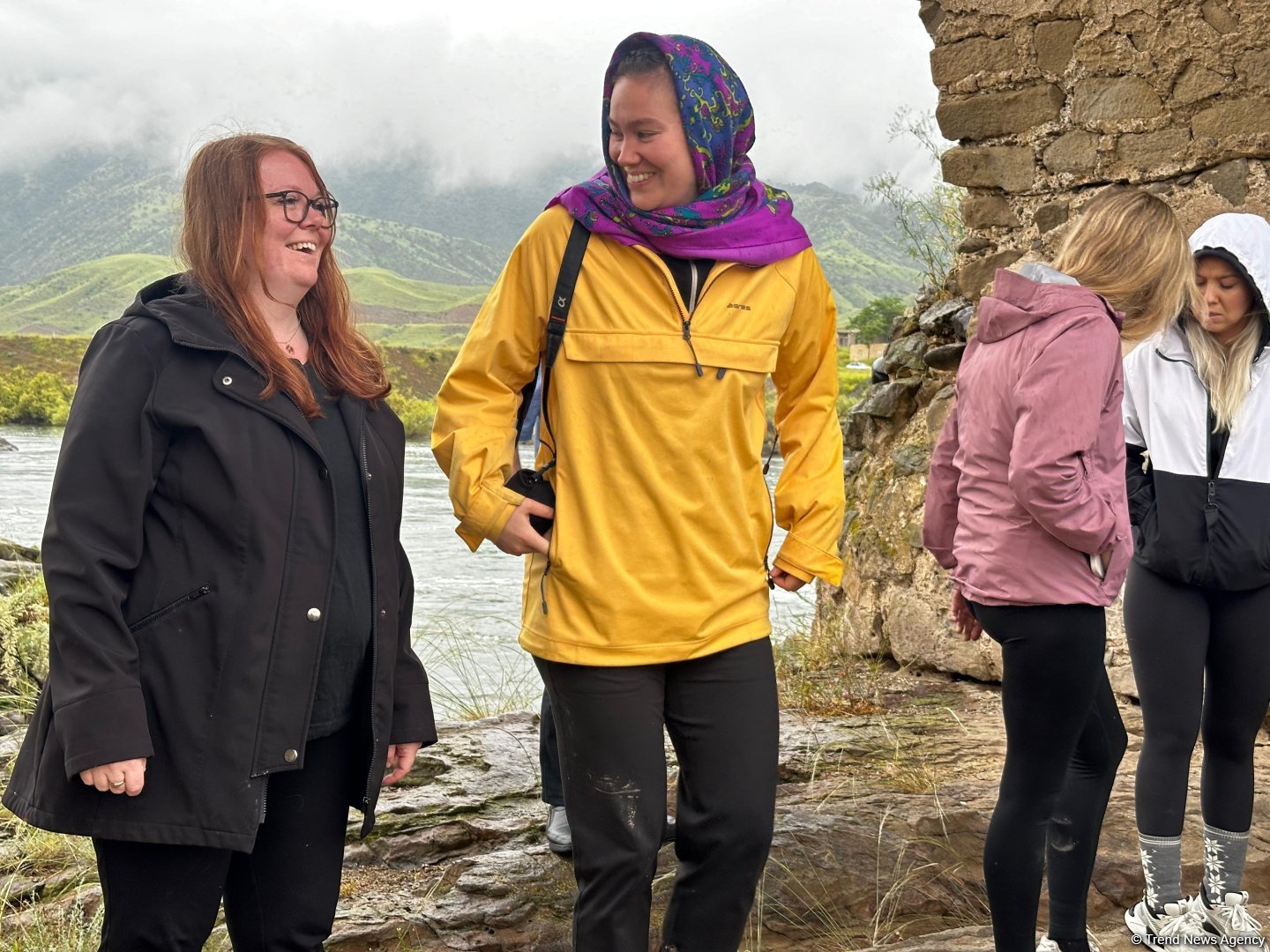 Norwegian travelers explore Azerbaijan's Khudafarin Bridge (PHOTO)