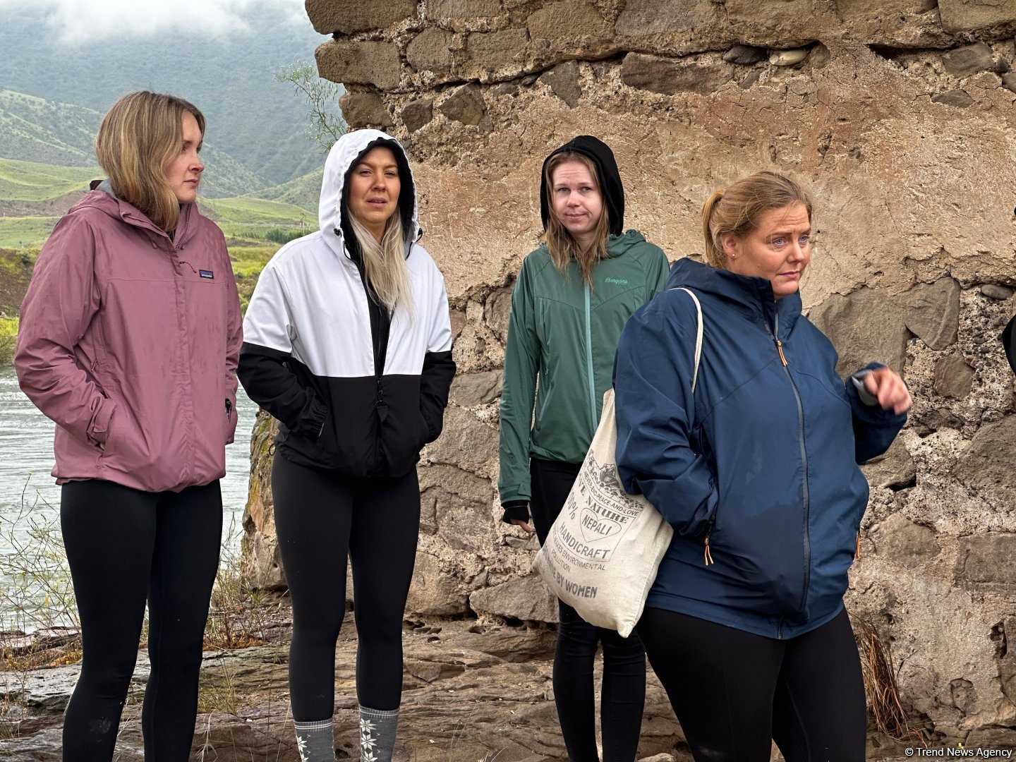 Norwegian travelers explore Azerbaijan's Khudafarin Bridge (PHOTO)