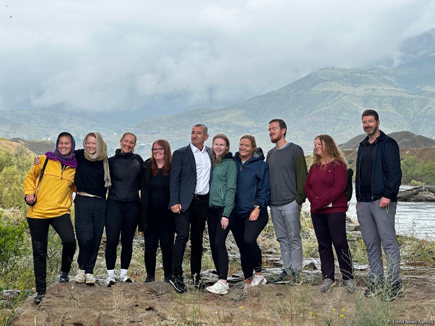 Norwegian travelers explore Azerbaijan's Khudafarin Bridge (PHOTO)