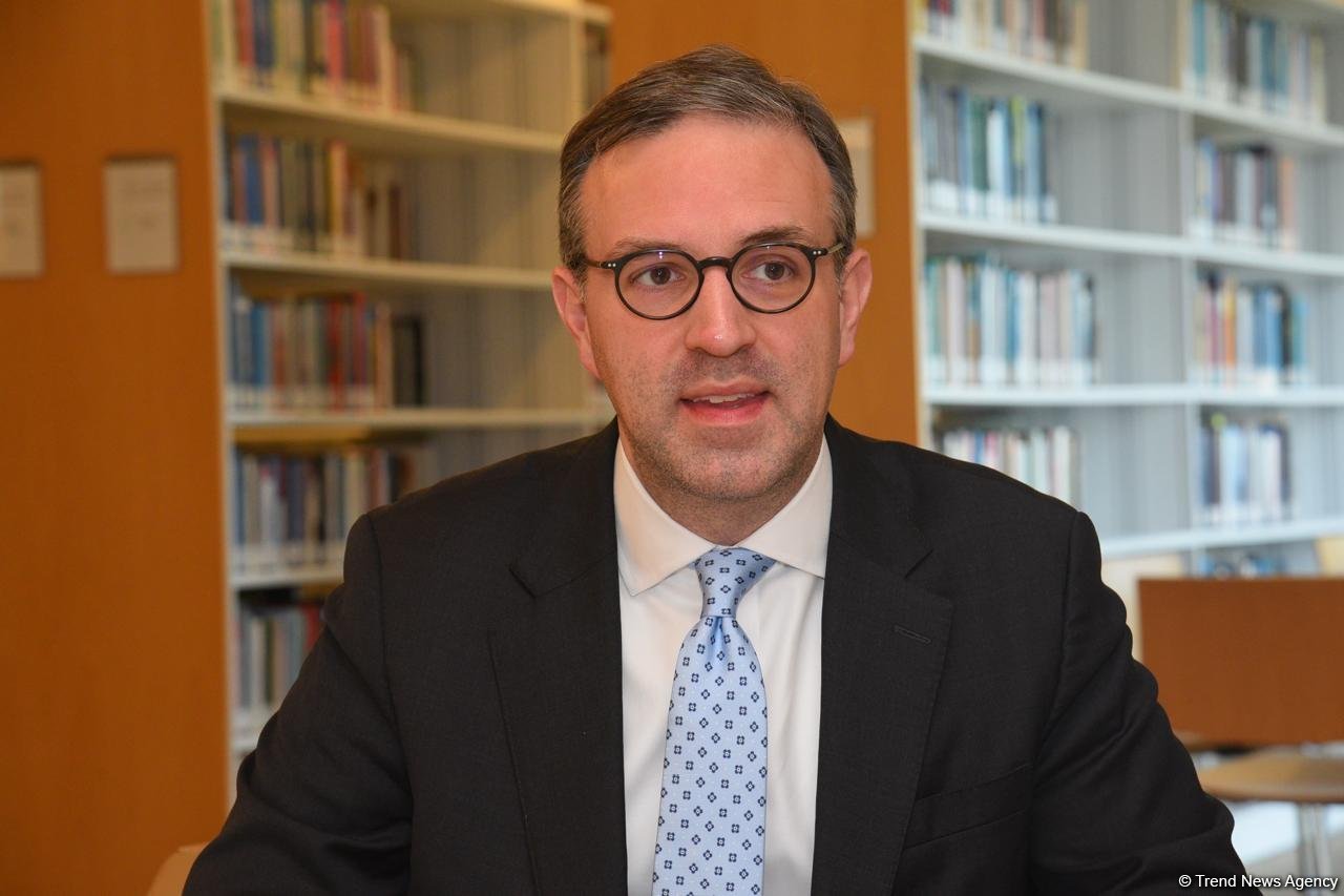 Hungary keen on strengthening economic links with Azerbaijan - President of Hungarian Institute (Exclusive interview) (PHOTO)