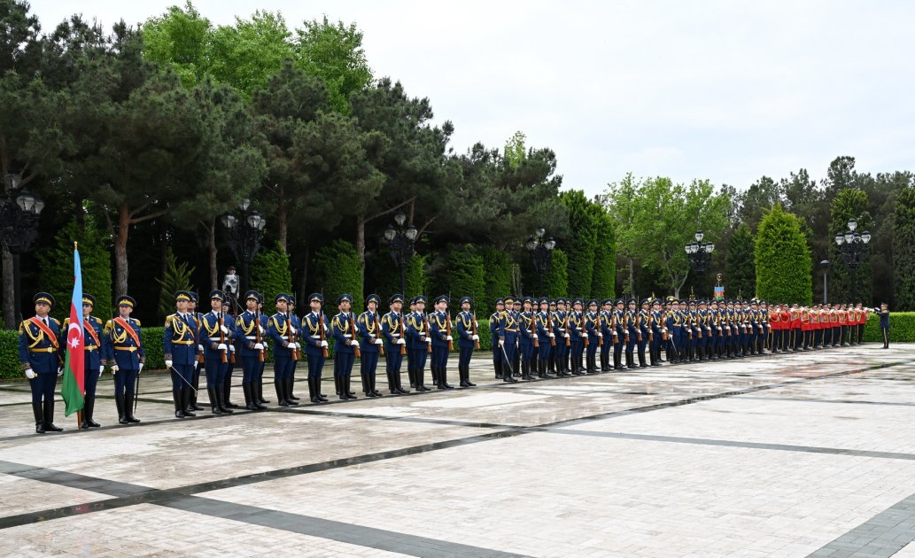 Baku hosts official welcome ceremony for President of Bulgaria (PHOTO/VIDEO)